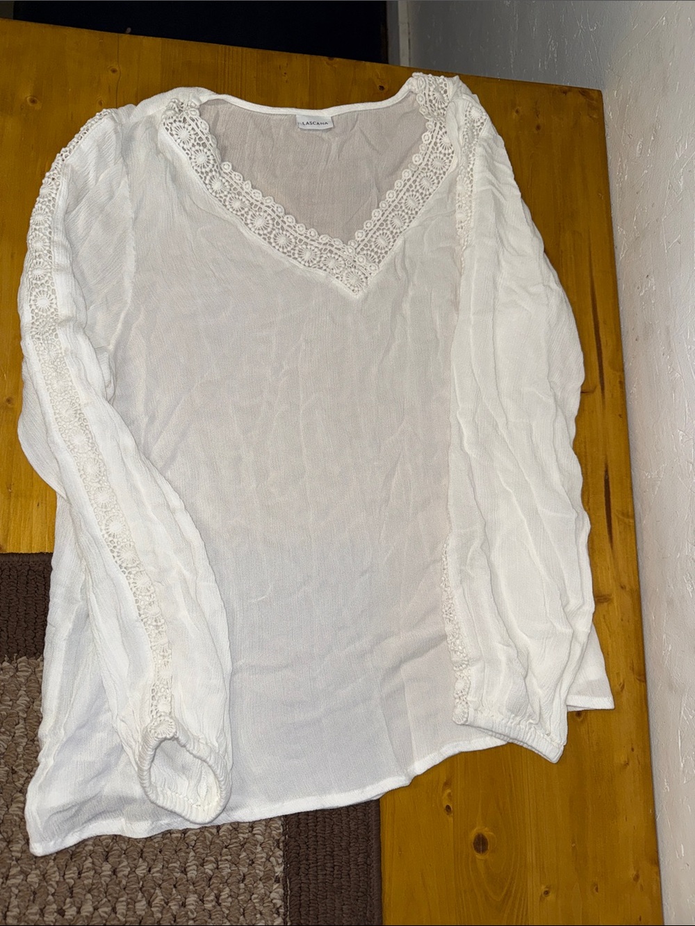 Lace-Trim V-Neck Tunic Top in White